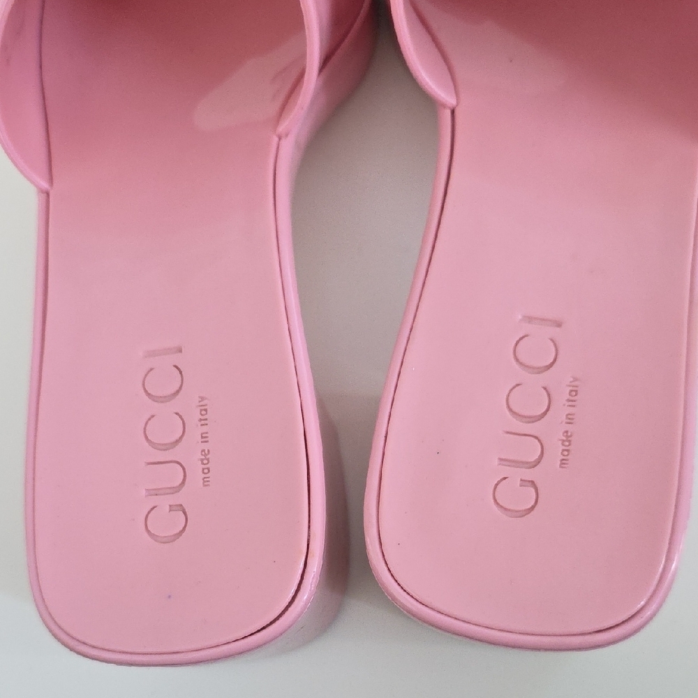 Gucci Pink Patent Leather Slide Mules - Picture 2 of 7